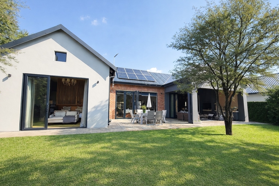 3 Bedroom Property for Sale in Meerhof North West